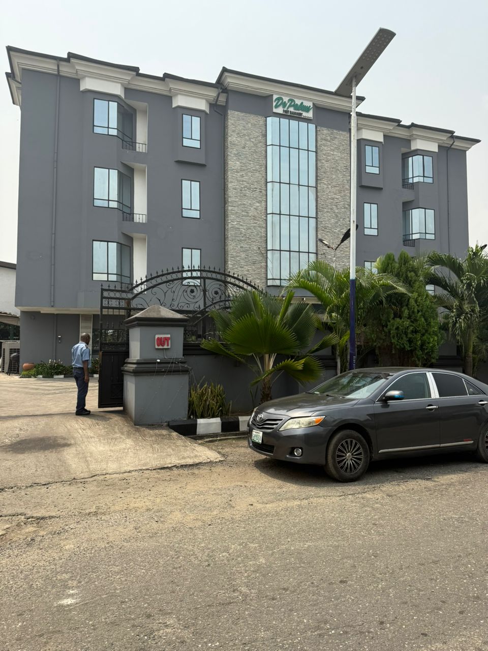 DE PALMS HOTEL