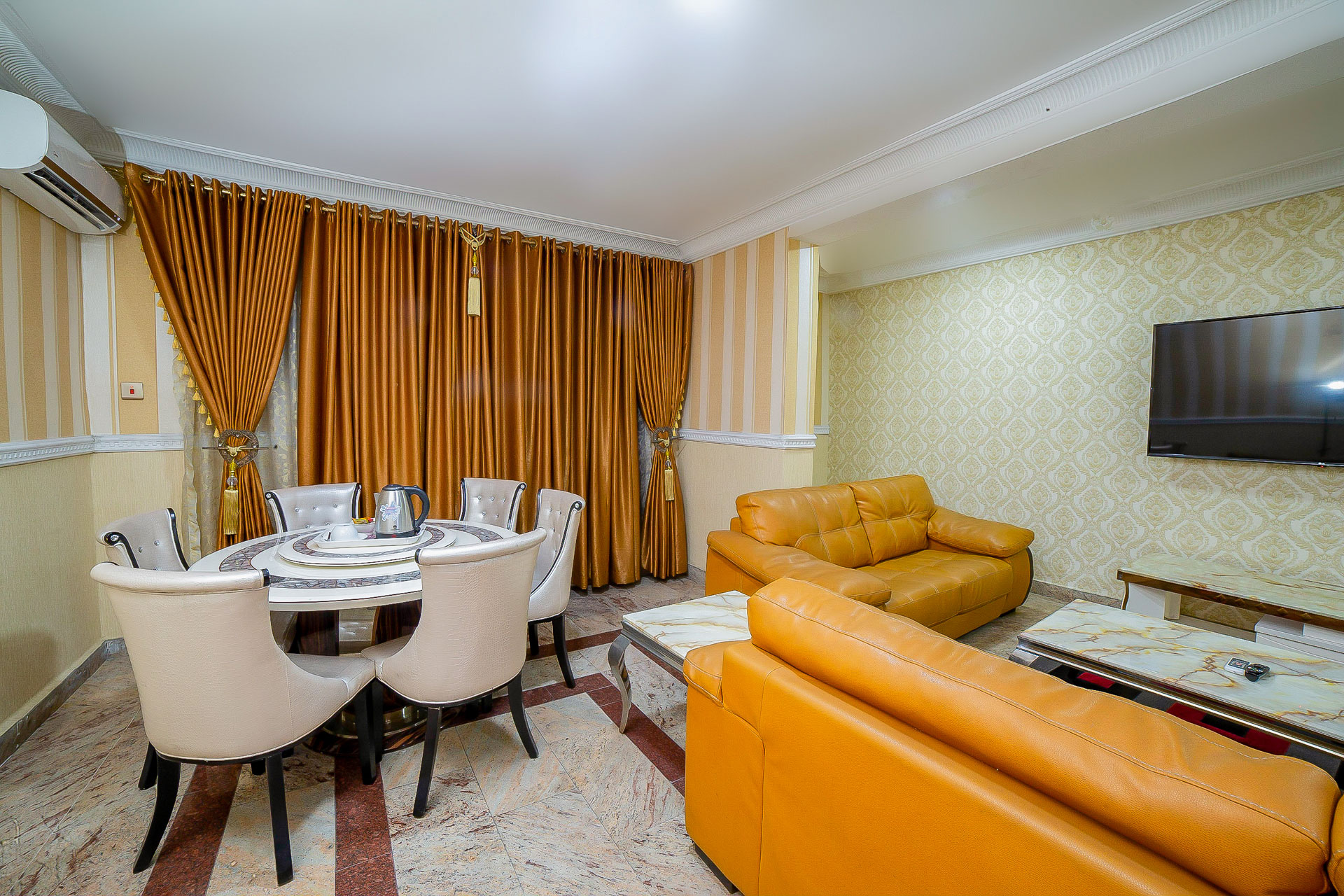 HOTEL PRESIDENTIAL