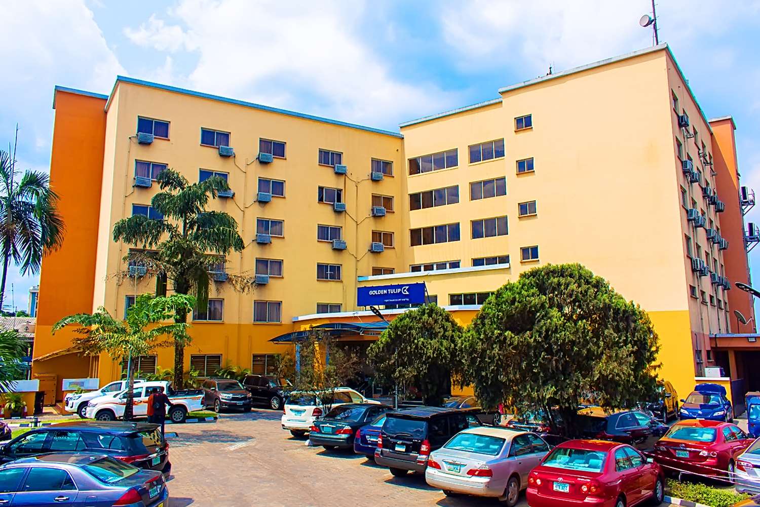 GOLDEN TULIP HOTEL