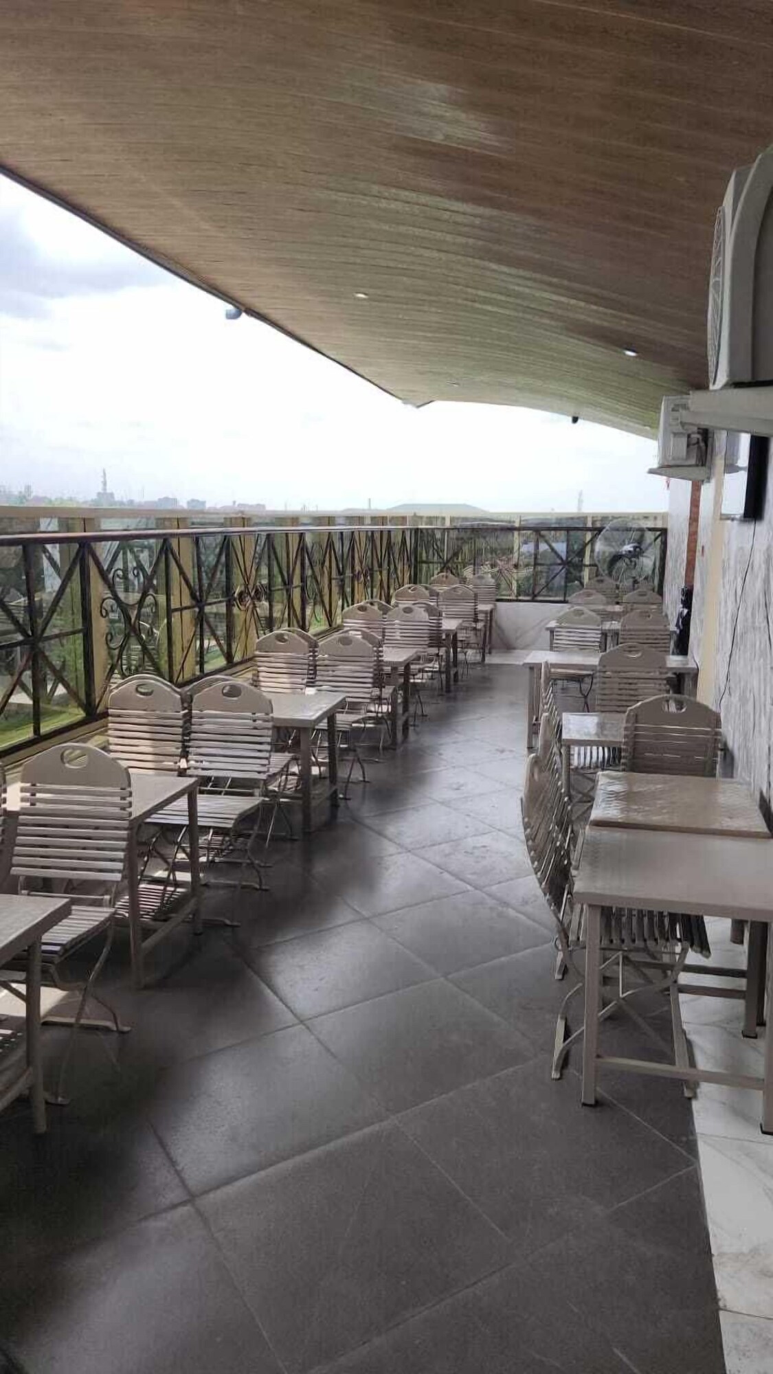 CEETRAN HOTEL