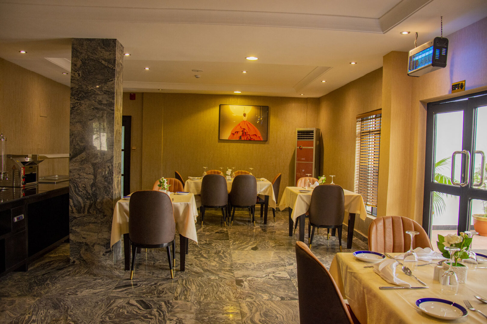 SPARKLYN HOTEL