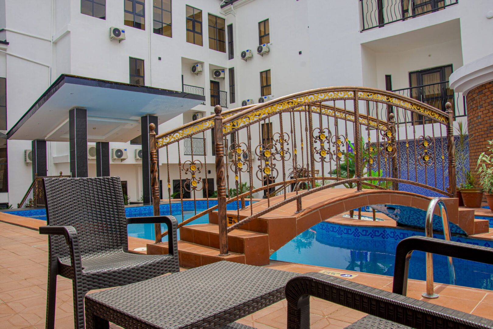 SPARKLYN HOTEL