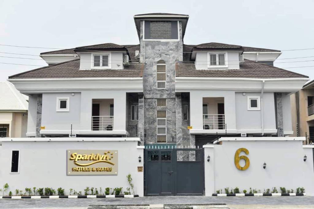 SPARKLYN HOTEL
