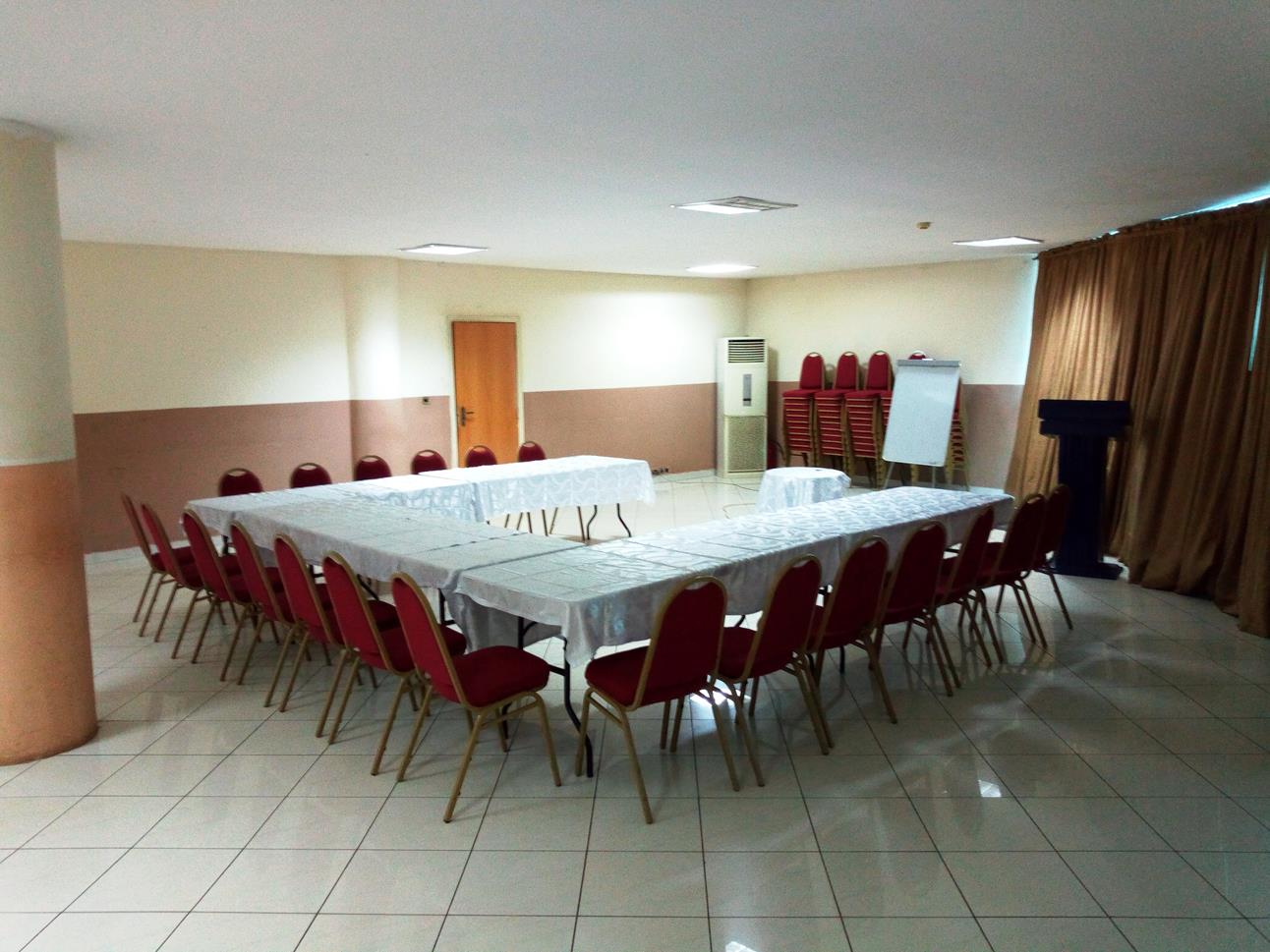 GOLDEN ROYALE HOTEL