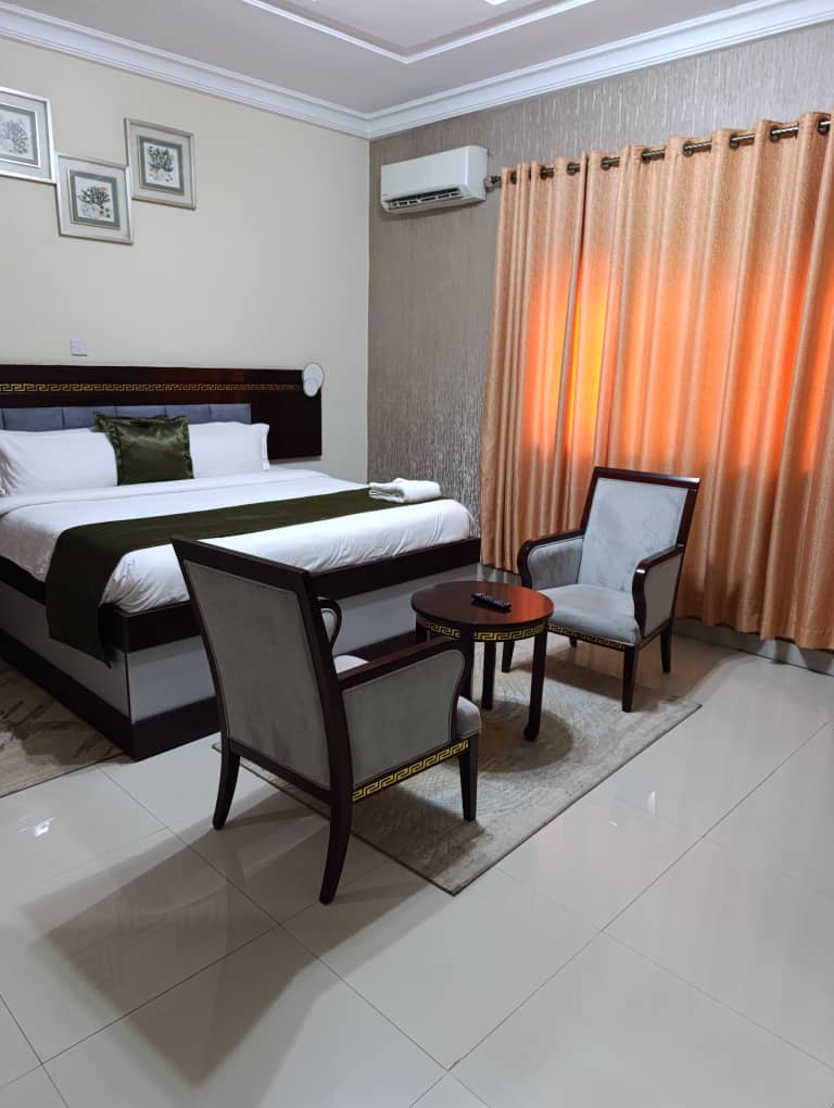 LION LUXURY SUITES