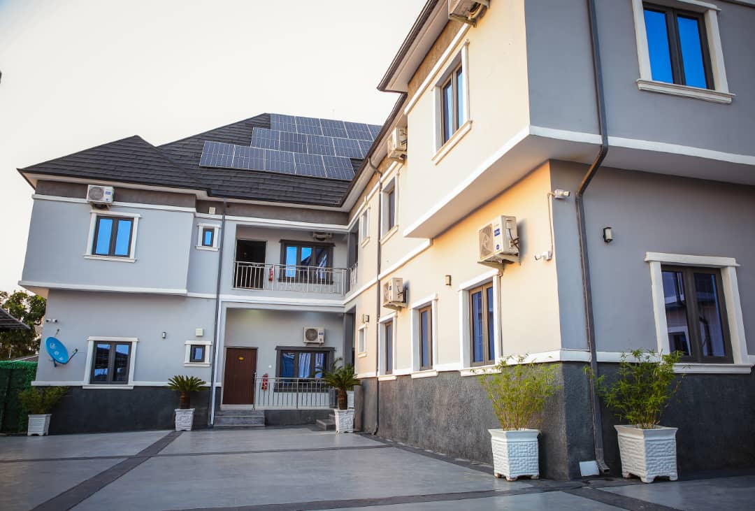 EFETEE APARTMENTS