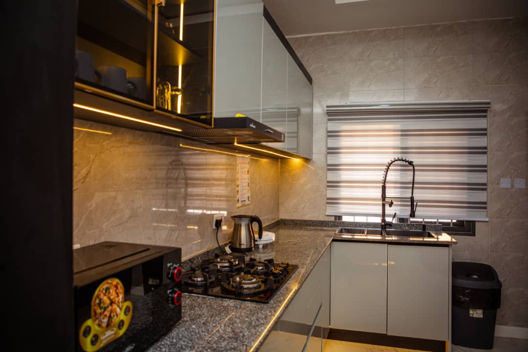 EFETEE APARTMENTS