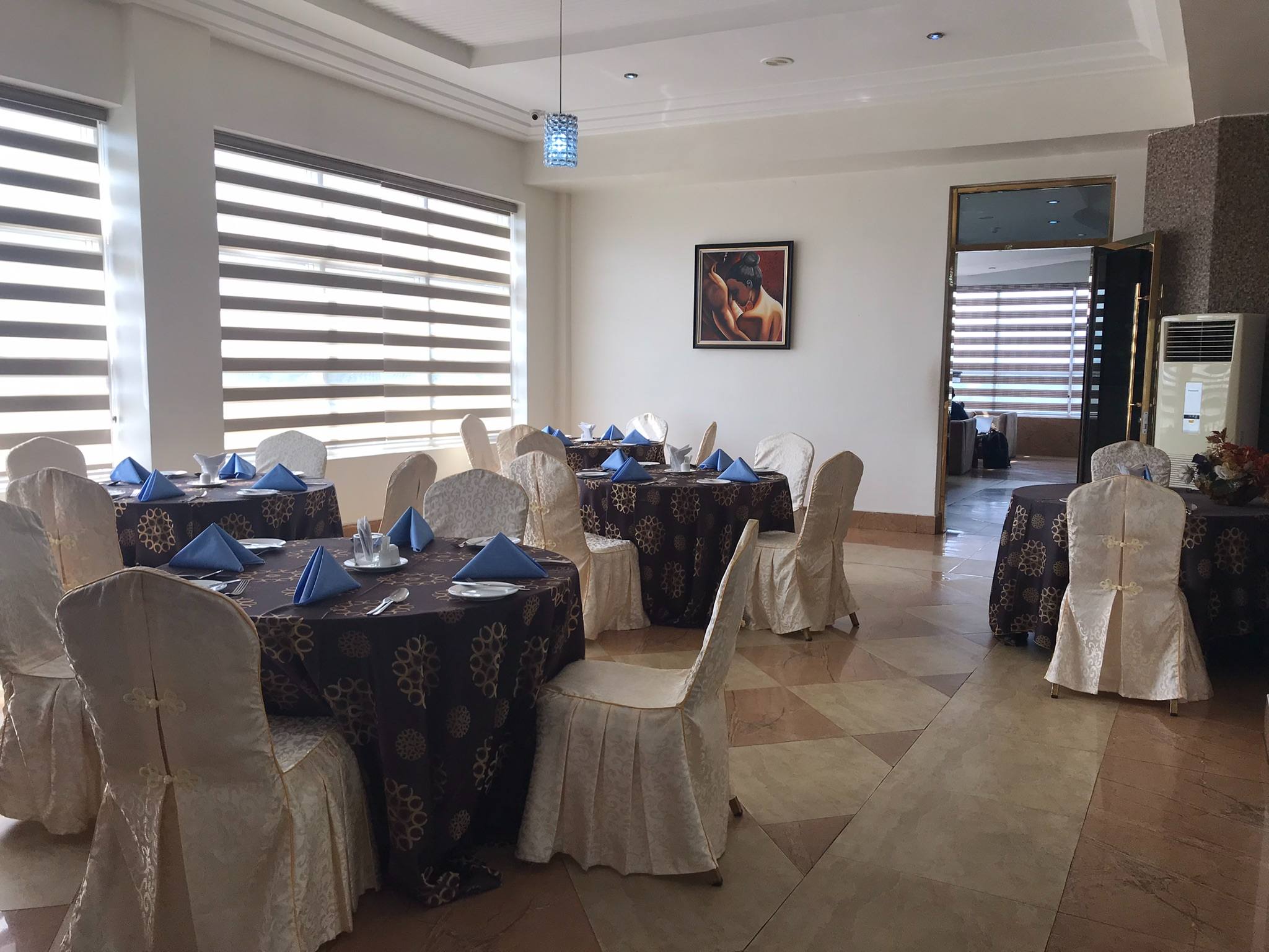 NEWTON PARK HOTEL