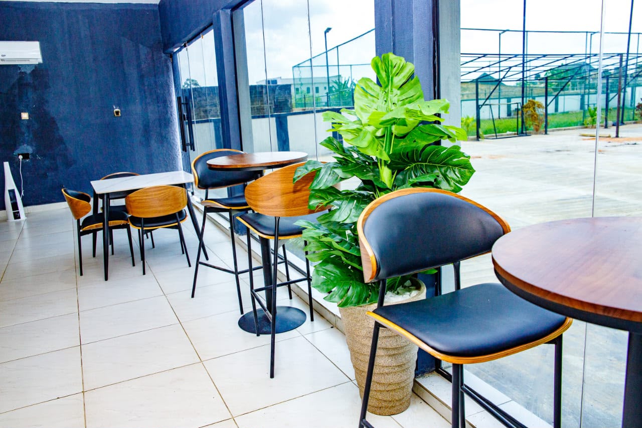 SURE POINT HOTEL AND APARTMENT