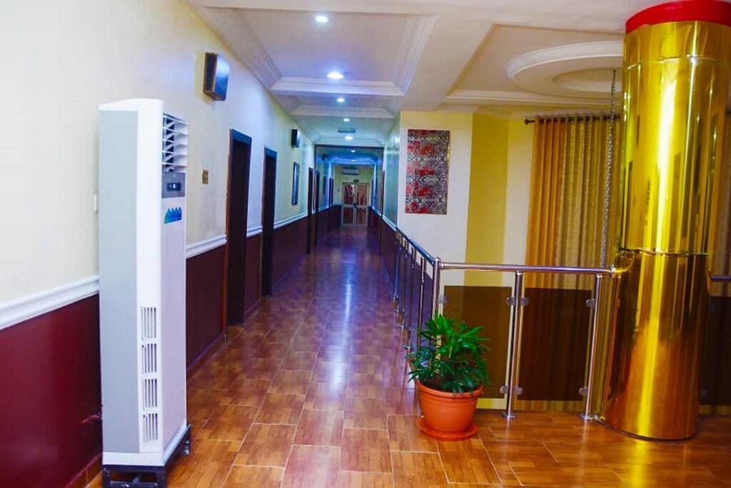 DAVIS HOTEL