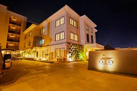 THE YACHT LUXURY HOTEL