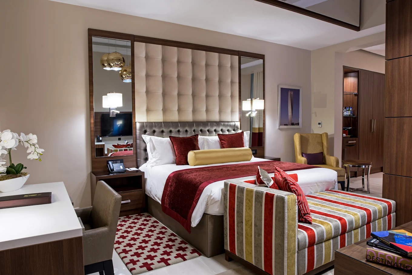 THE ENVOY HOTEL