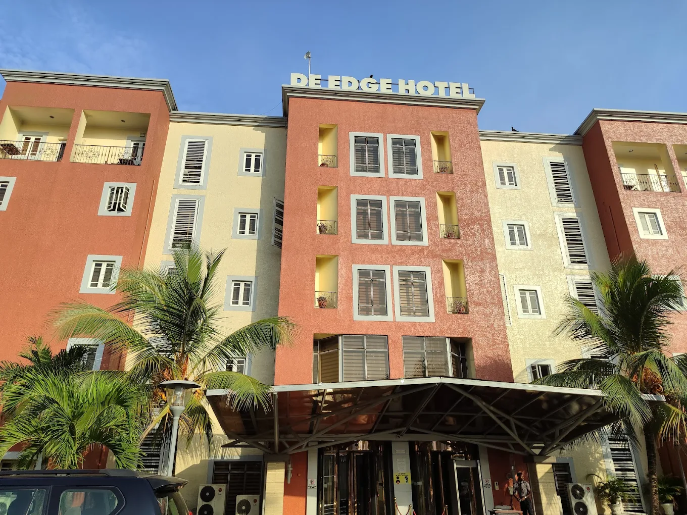 DE EDGE HOTEL