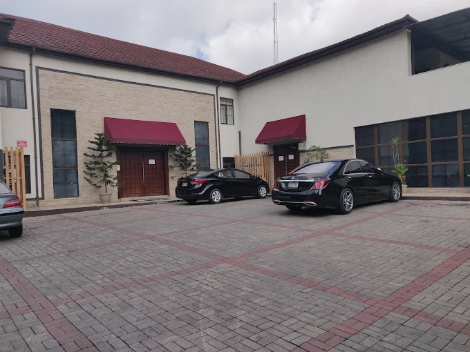 HOTEL QUO VADIS