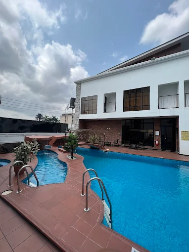 SPARKLYN HOTEL