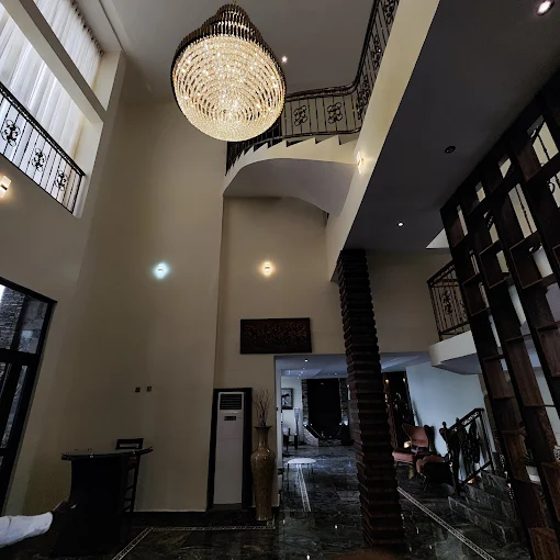 SPARKLYN HOTEL