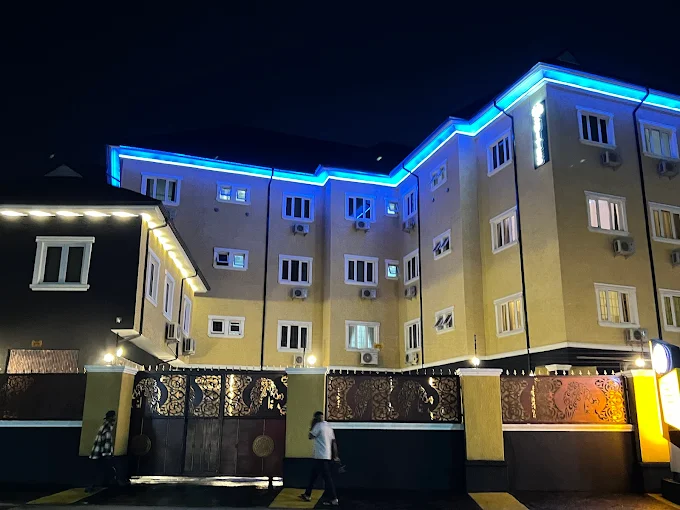 M3 HOTEL & SUITES