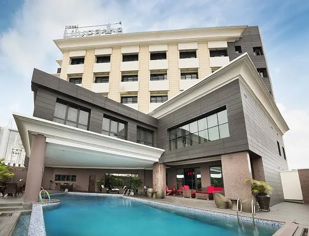 LILY GATE HOTEL