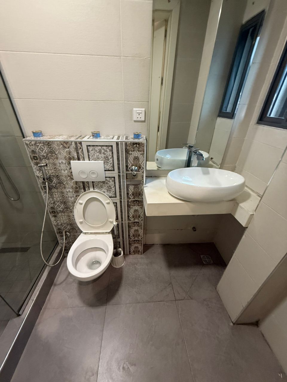 2 BEDROOM