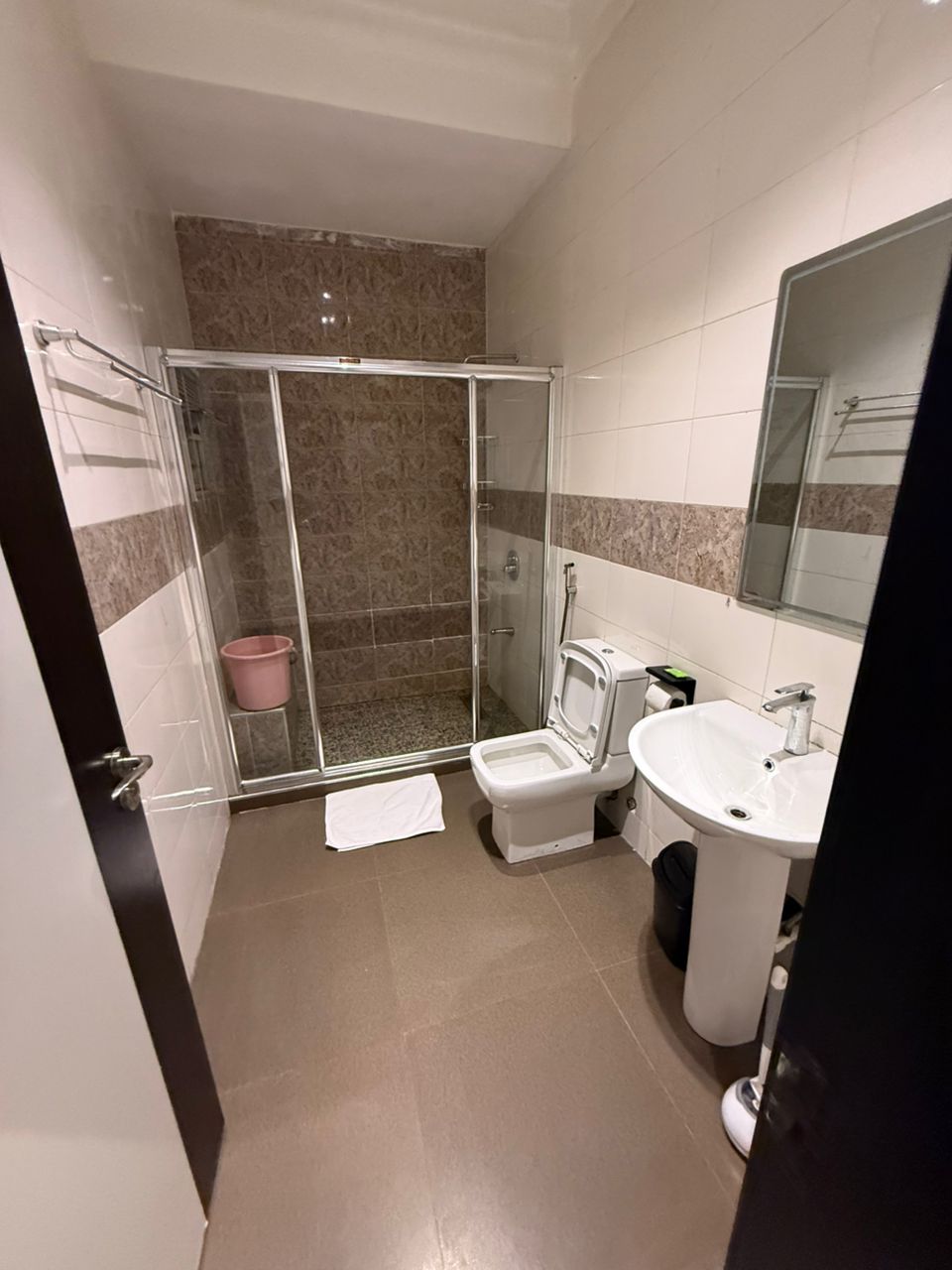 3 BEDROOM
