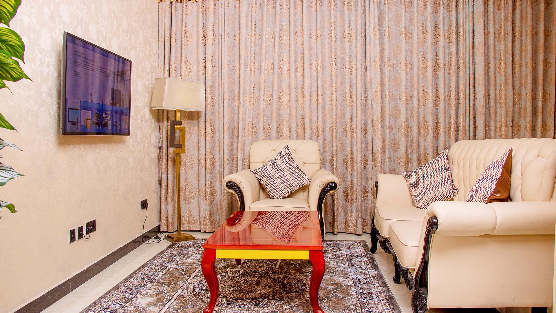 EXECUTIVE SUITE
