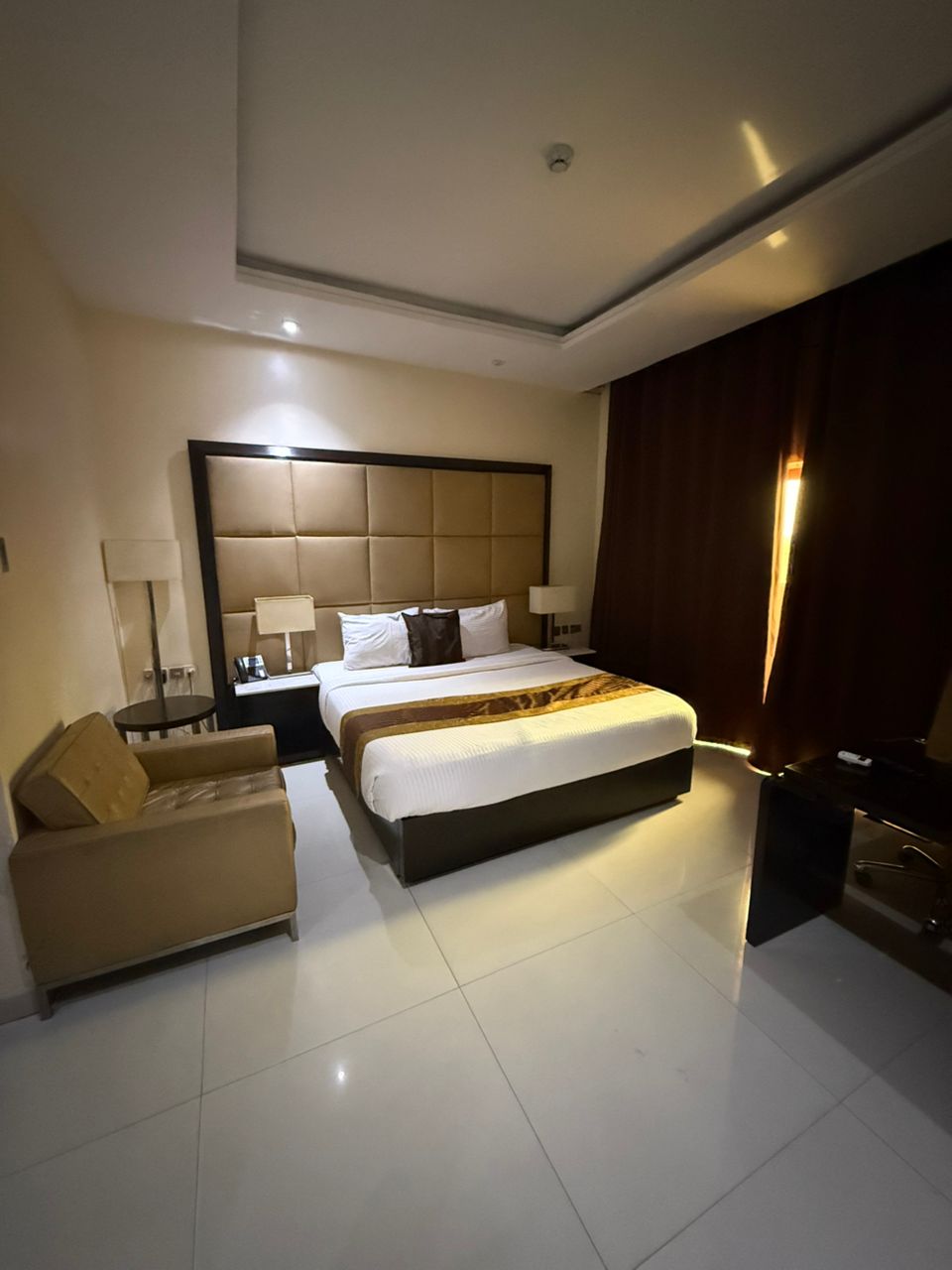 EXECUTIVE SUITE