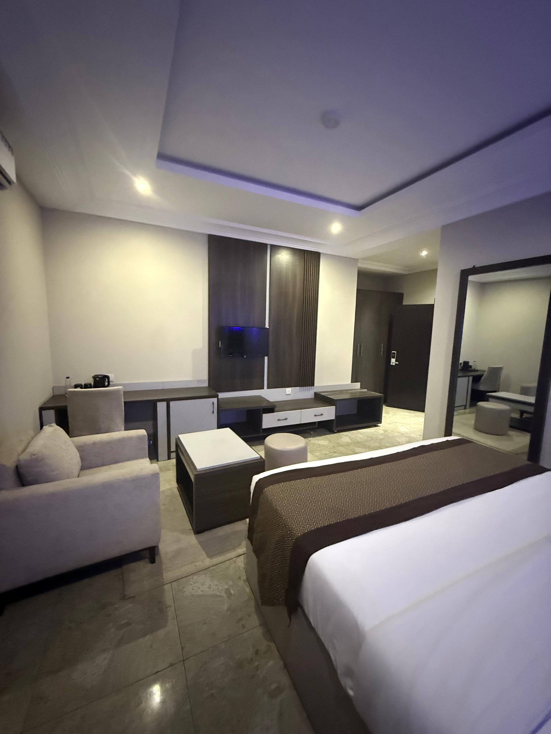 PREMIUM EXECUTIVE