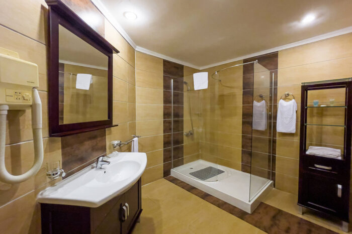 SAPPHIRE ROOM