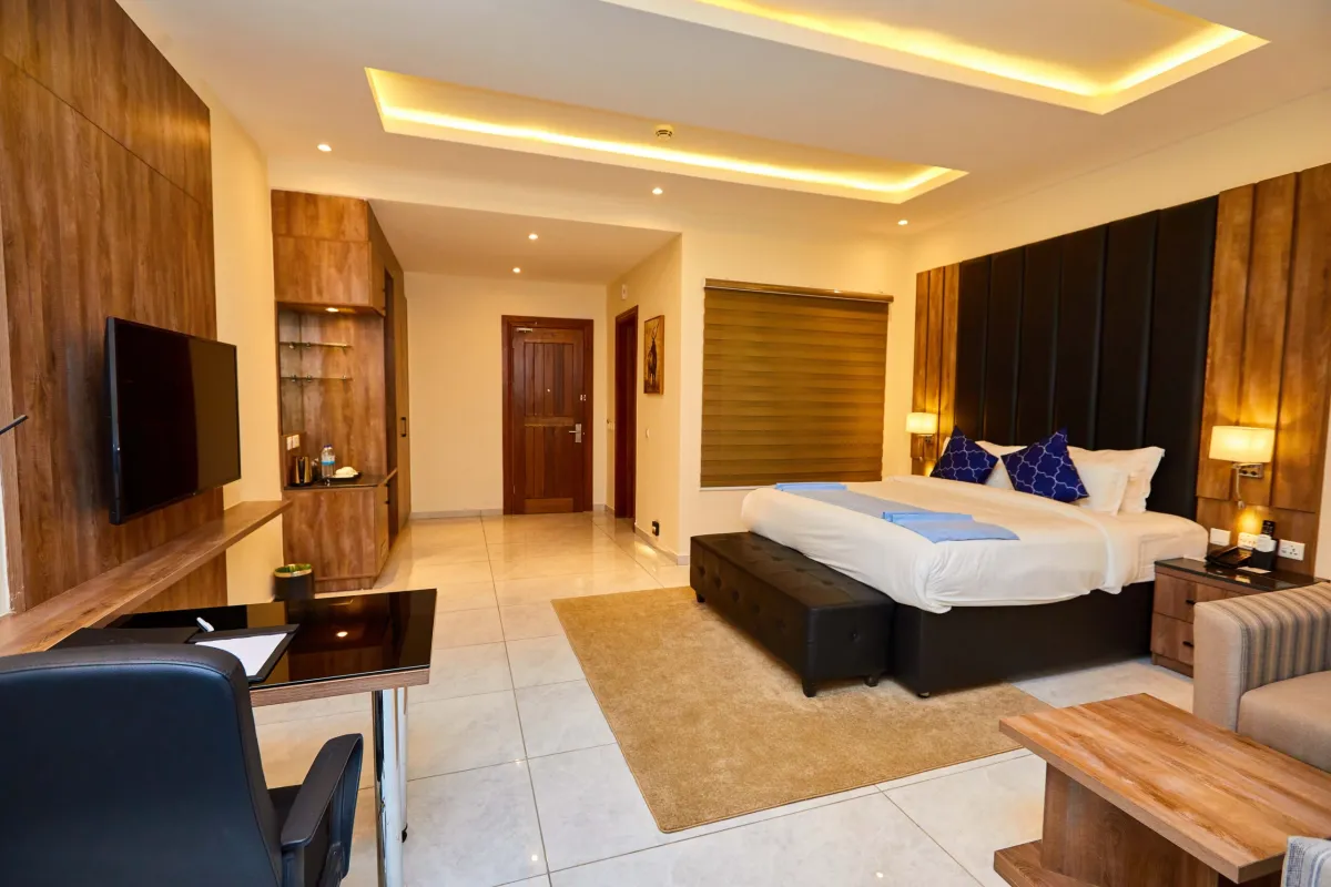 CLASSIC SUITES