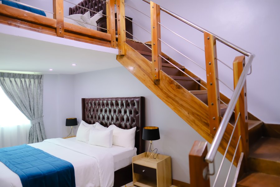 CONTINENTIAL SUITE