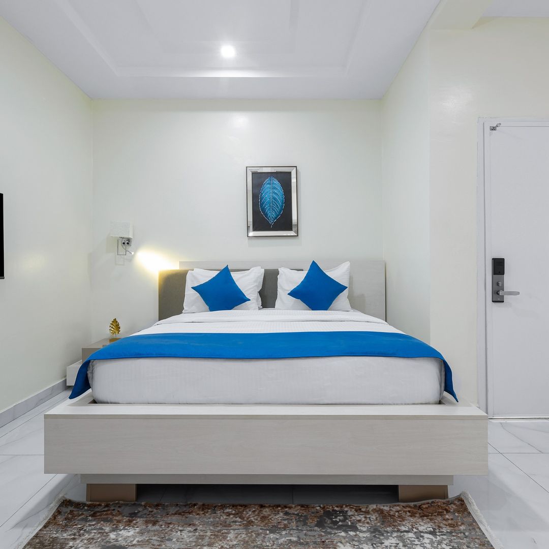 STANDARD SUITE