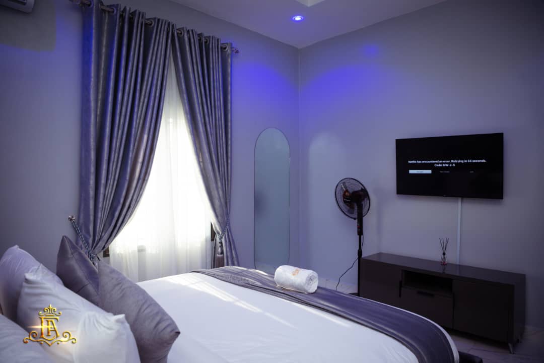 1 BEDROOM