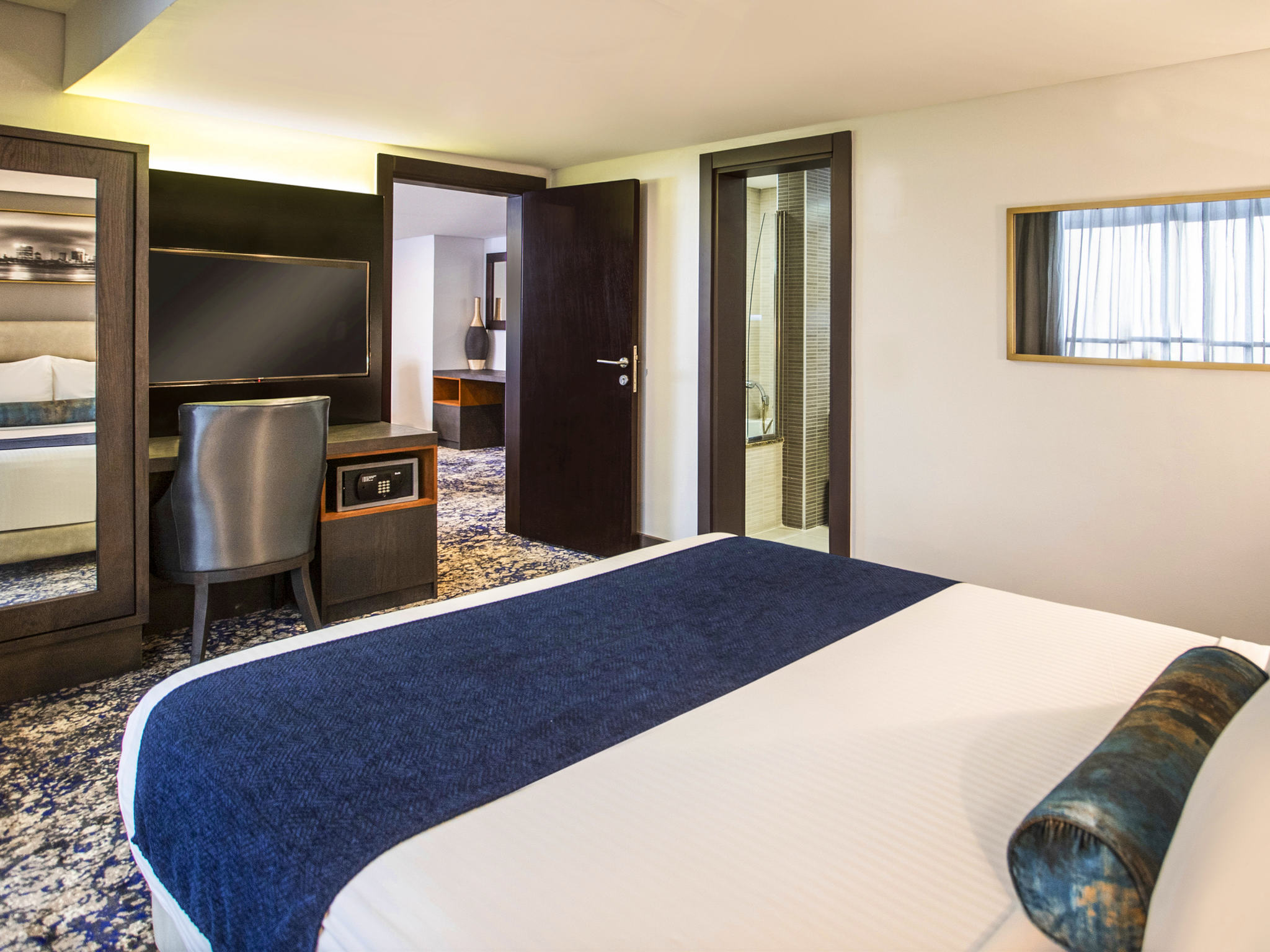JUNIOR SUITE