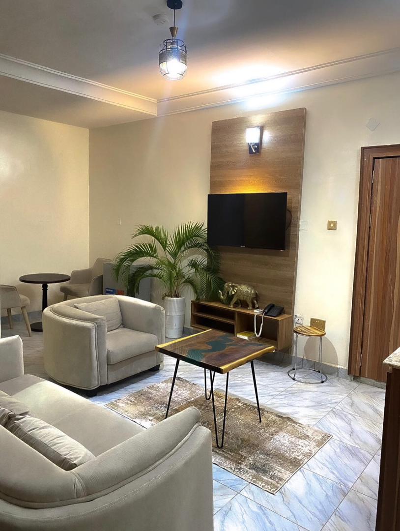 LUXURY SUITE