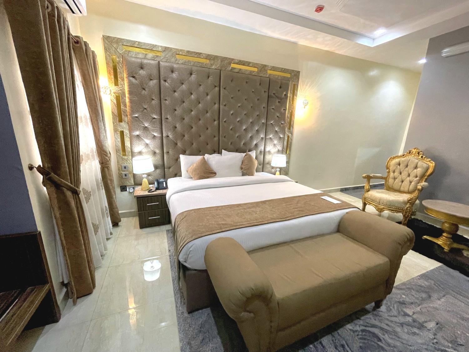MINI SUITE