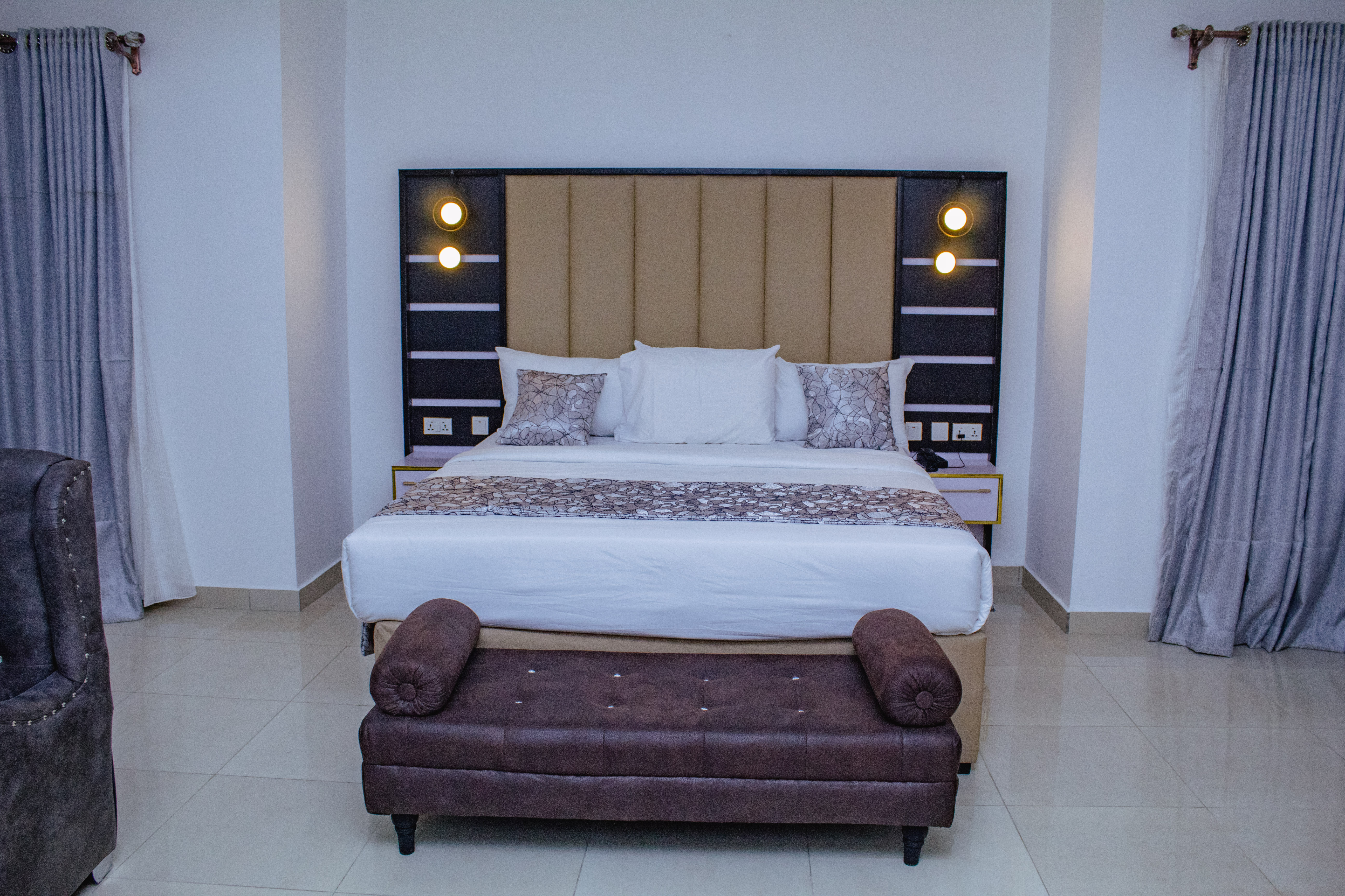 PRESIDENTIAL ROOM