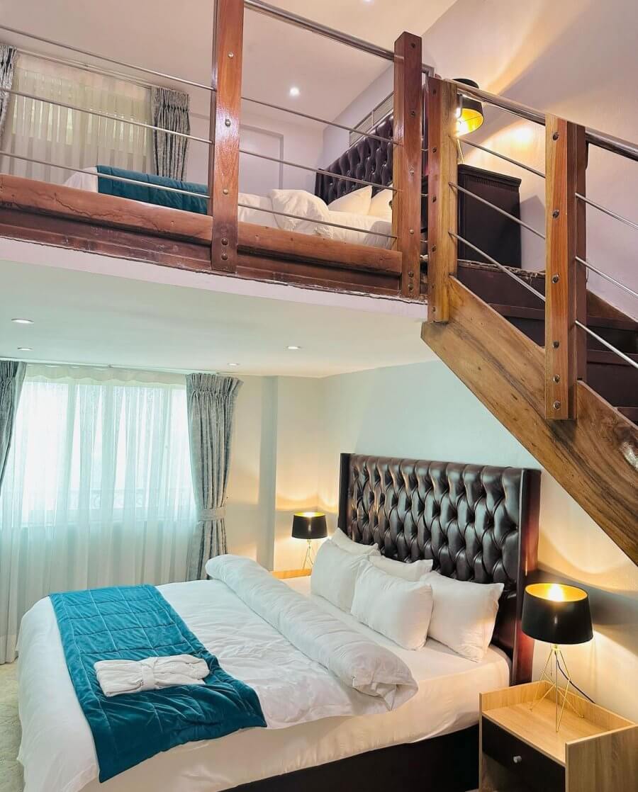 THE ROYAL SUITE