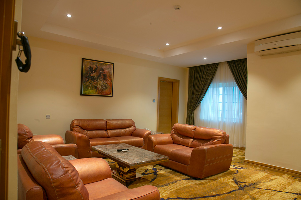 EXECUTIVE SUITE