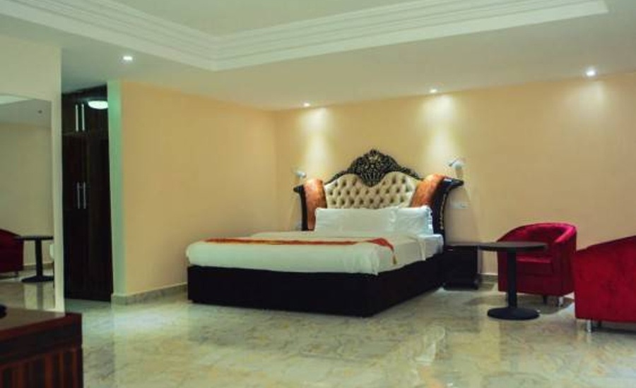 PRESIDENTIAL SUITE
