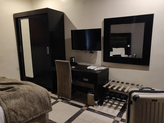 JUNIOR SUITE