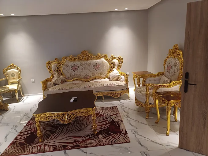 ARTHUR SUITE